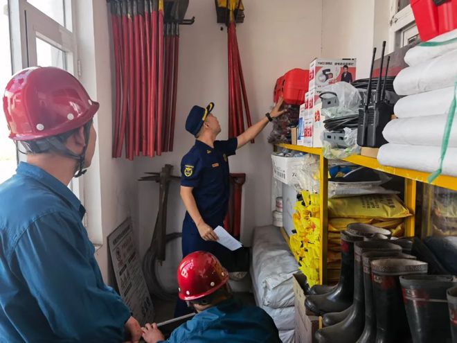 保平安 守底線︱沁源消防救援大隊(duì)深入轄區(qū)企業(yè)開(kāi)展消防安全培訓(xùn) 電氣設(shè)備及器材